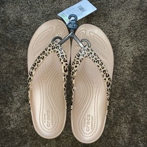 Crocs flip flops sz 9